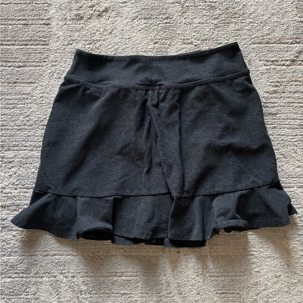 Beyond Yoga Black Mini Skort with Ruffle Hem
